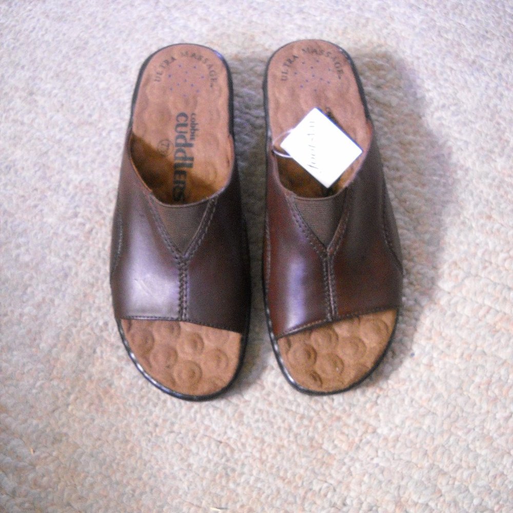Women's Cobbie Cuddlers Leather Sandals 7 1/2 NIB